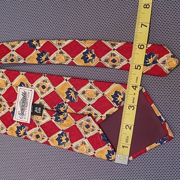 Specialty Collection Red Gold Diamond Necktie - Picture 3 of 5